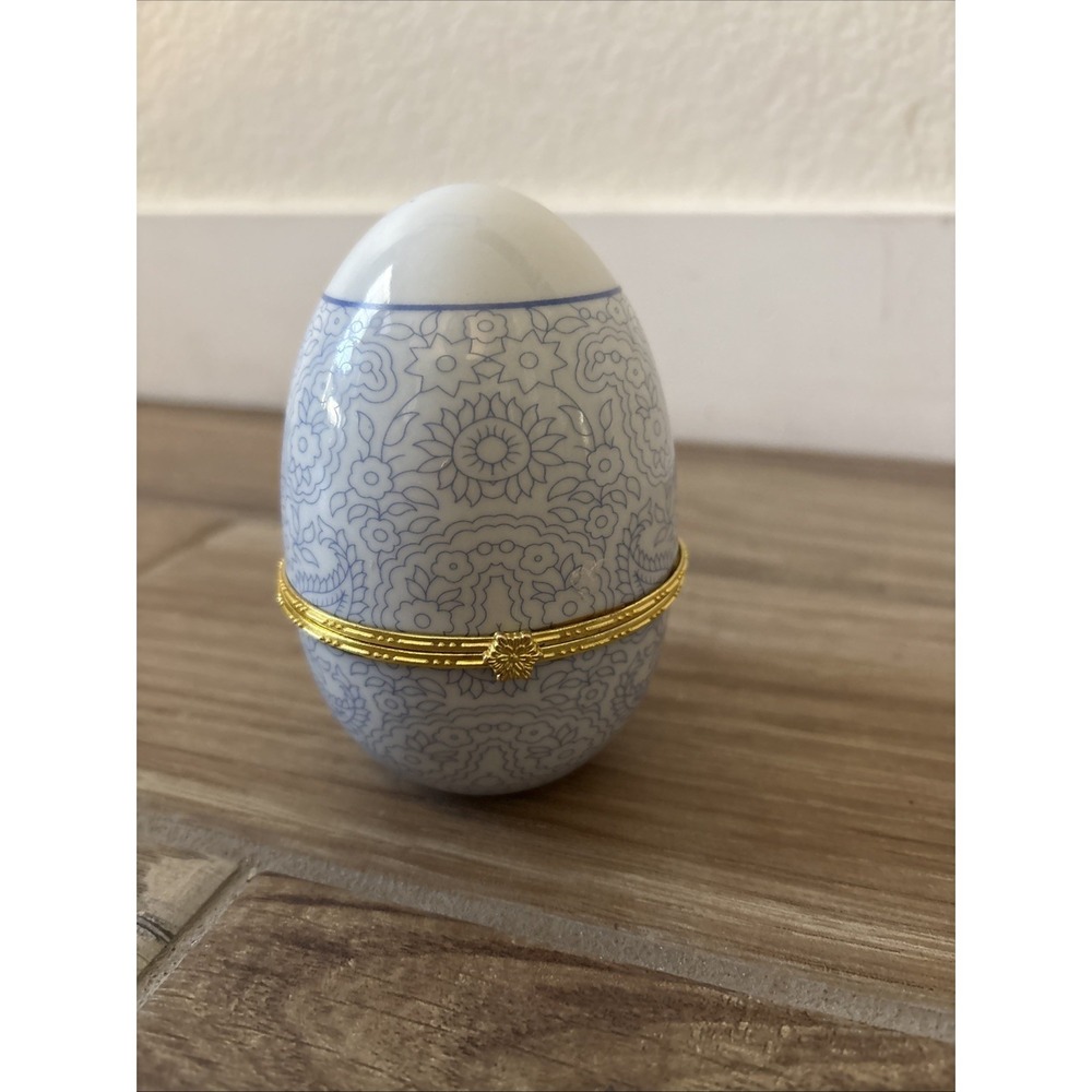 Rare‎ White Blue Ceramic Egg Shaped Ring Trinket Box hinged cover- Floral Design